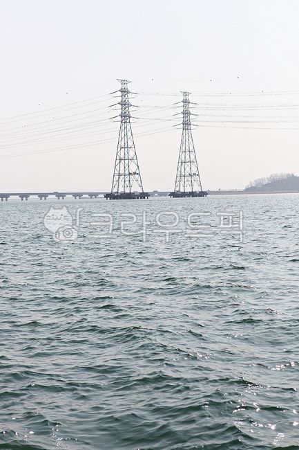 high voltage current,sea water,high voltage line,electric current,wire,Sihwa Convoy Tower,nature,sight,electricity,transmission tower,Sihwa Lake