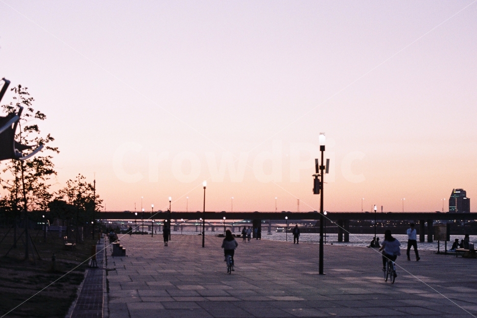 한강,야경,해질녘,노을,필름,필름사진,필름카메라,감성,도시,풍경,city,landscape,감성,sensible,feeling,색깔,색상,색채,색감,color sense,color sensitivity,feeling of color