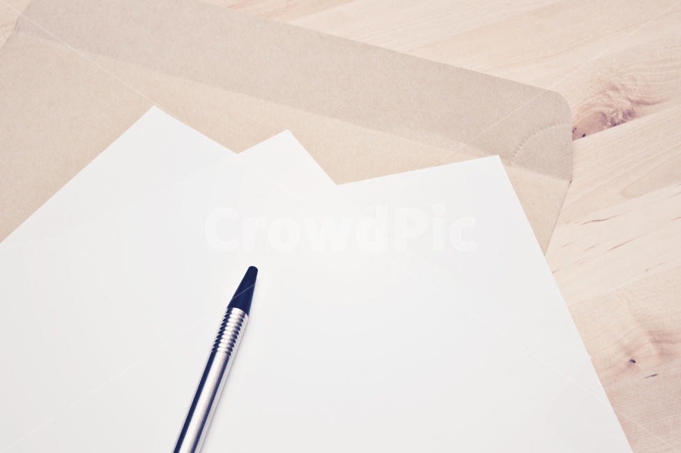 studio,right to decide,signature,documents,document,concept,sign,office,conclusion,background image,file,paper,directing photo,pen,company,communication,cooperation,image,tension,agreement,partnership,business,contract conclusion,decision,work,contract,en