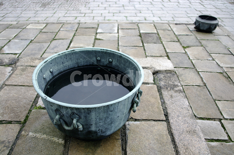 traditional,박석,돌,드므,전통,고궁,한국전통,한국문화,korean traditional,korean culture,사물,물건,오브젝트,thing,object,matter