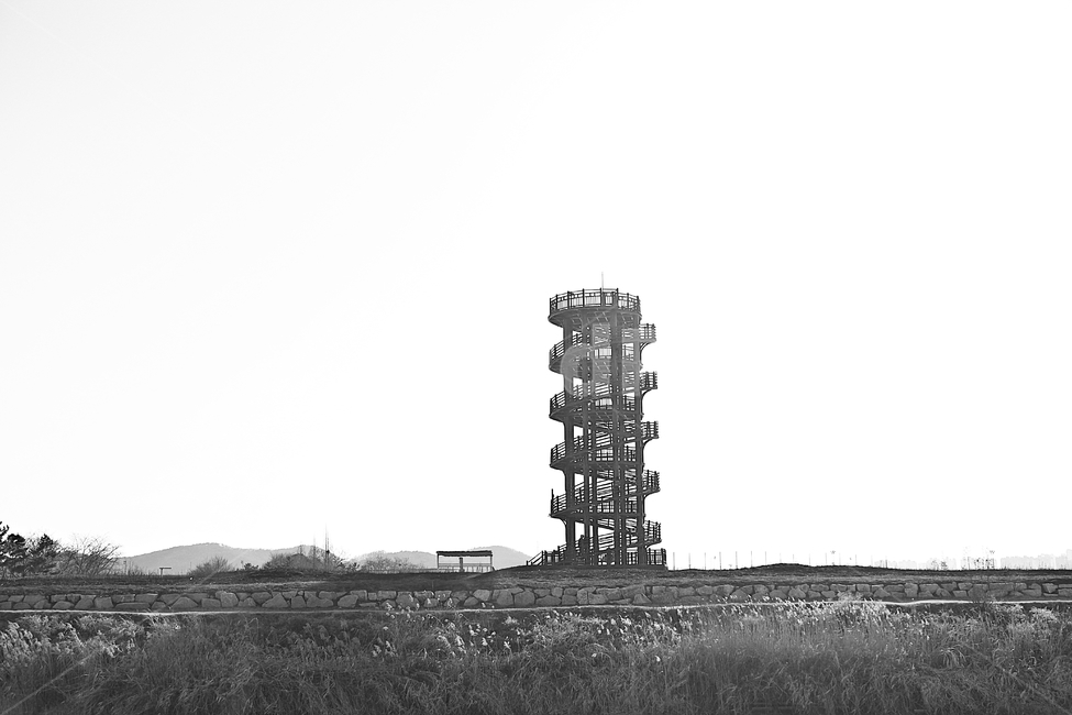 전망대,생태공원,풍경,배경,자연,시흥시,흑백,모노톤,monochrome,black and white,건축물,건물외관,exterior,building,structure,architecture,construction