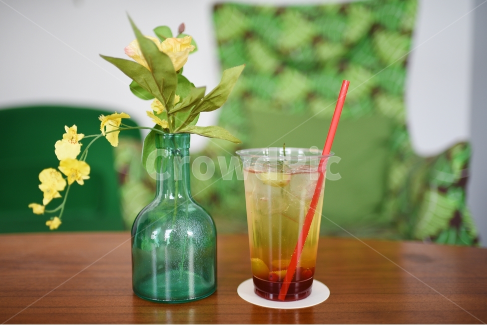 음식,음료,봄,봄음료,초록색,카페,인테리어,식물,자연,plants,nature,꽃,flower,음료수,drink,beverage