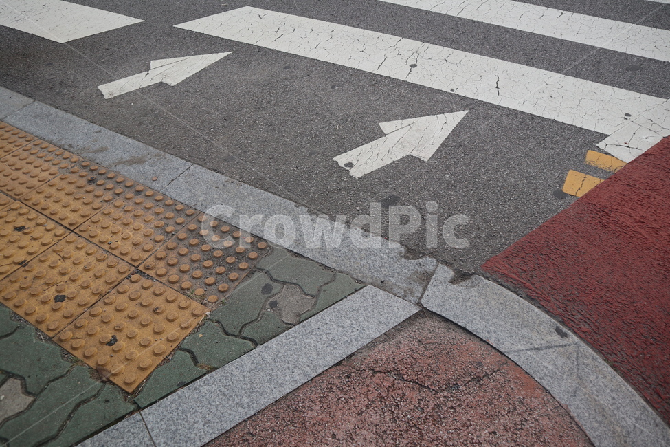 도로,인도,도보,횡단보도,길거리,화살표