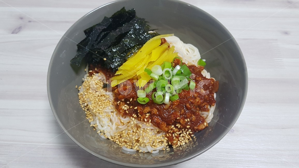 비빔국수,국수,여름,여름별미,noodle,단무지,김,양념장,음식,식재료,요리,food,cook,meal,dishes,food reserves,면류,면요리,noodles