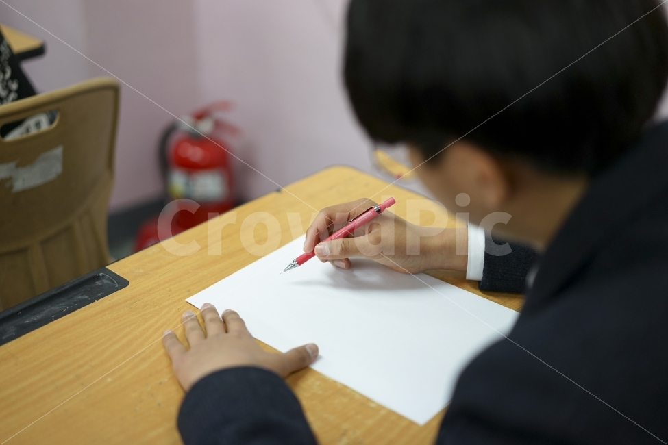 그림,스케치,그리기,종이,펜,작업,인물,미술,손,열정,볼펜,사람,인물,인간,human,person,교육,학교,공부,education,learning,study,school