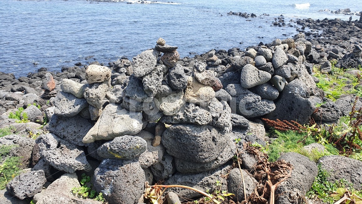 제주도,제주바다,현무암,화산석,화산돌,돌담,jeju,돌탑