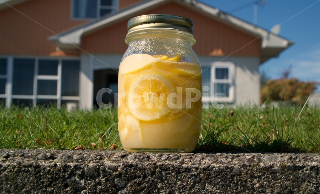 lemonade,레몬에이드,beverage,마실것,drink,음주,레몬,lemon,유리병,집,풀,glass,bottle,음식,식재료,요리,food,cook,meal,dishes,food reserves