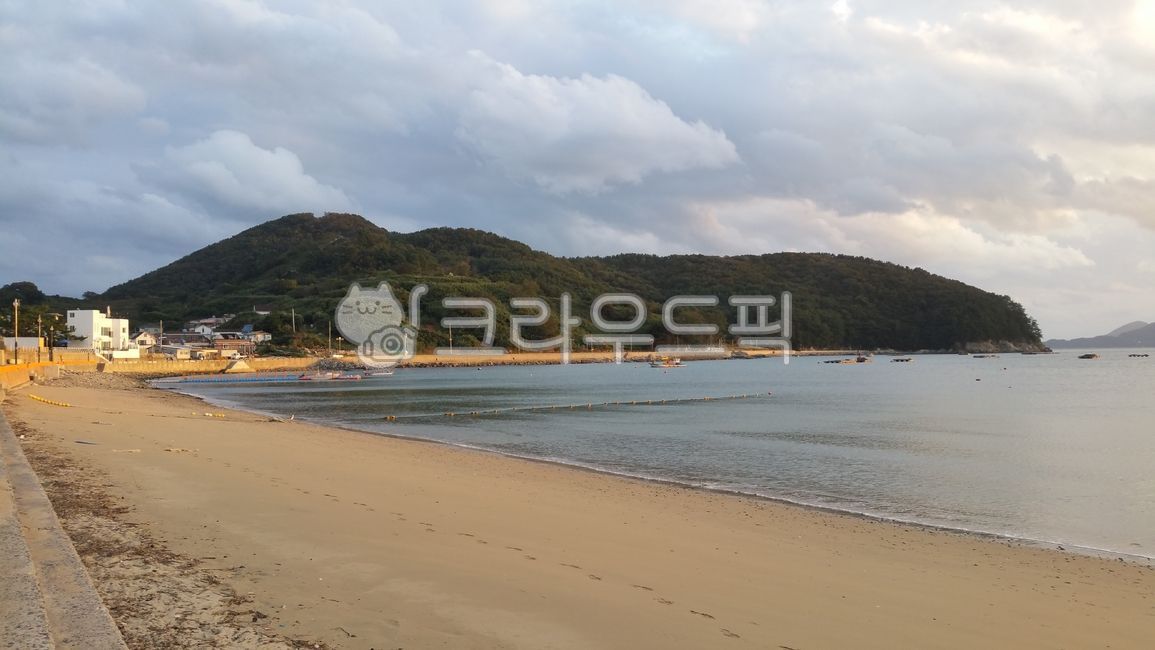 거제도,바닷가,모래사장,해변,해수욕장,인적없는,석양빛,일몰,노을,geojeisland,beach,noman,sunset,바다,sea