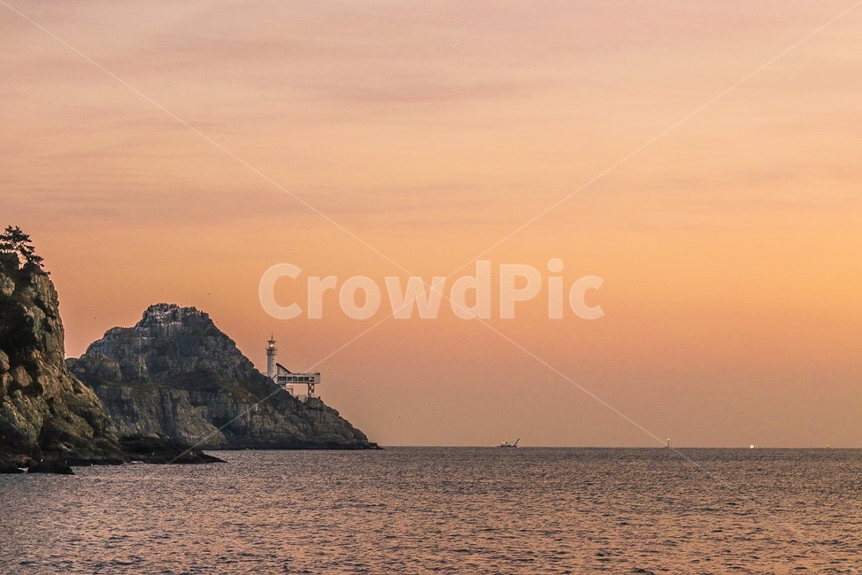 부산,오륙도,등대,등대섬,노을,해질녘,바다,자연,풍경,nature,landscape,한국자연풍경,한국자연경관,korea nature landscape,land,땅,outdoors,옥외,water,물,shoreline,해안선,ocean,대양,sea,coast,연안