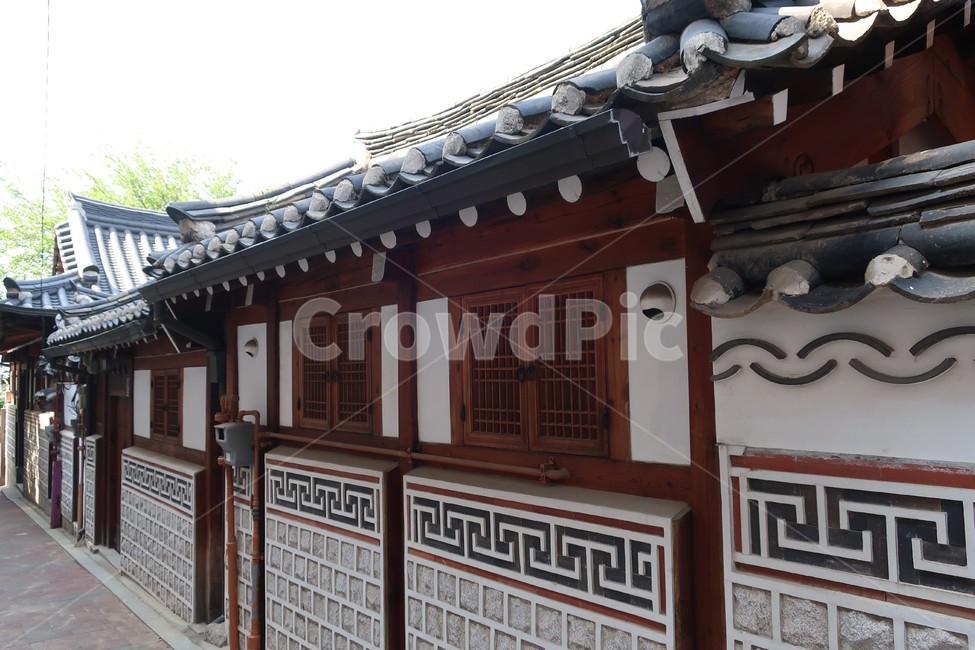 골목,전통,빈티지,한옥,북촌,서울,한국,대한민국,집,디자인,창문,창호,건축,건축물,동양,문화,스타일,목재,주택,기와,지붕,장독,장독대,처마,돌담,디딤돌,고풍,보존,보호,남산골,전통미,가옥,한국전통,한국문화,korean traditional,korean culture,건축물,건물외관,exterior,building,structure,architecture,construction