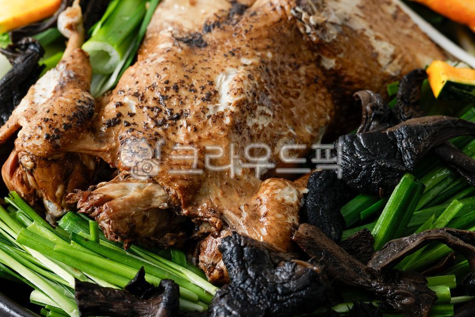 Baeksuk,Samgyetang,Neungi Baeksuk,Chicken,Meat,Traditional Food,Health Food,Korean Food,Food,Cooking,Ingredients,Delicious,Meal,Close-up,Korean Food,Plate,Bowl,Fresh,food,cook,meal,delicious,plate,bowl,close-up,dish,koreanfood