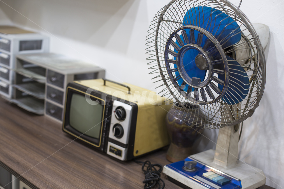 선풍기,빈티지,골동품,바람,여름,소품,텔레비전,티비,엔틱,여름,계절,summer,season,빈티지사진,빈티지느낌,빈티지감성,vintage
