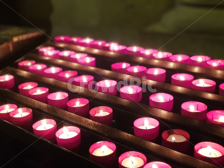 candle,양초,lighting,조명,red,빨간색,성당,church,촛불,불