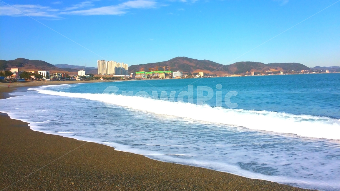 바다,파도,맑은하늘,파도치는바다,푸른하늘,sea,beach,coast,sky,sunny