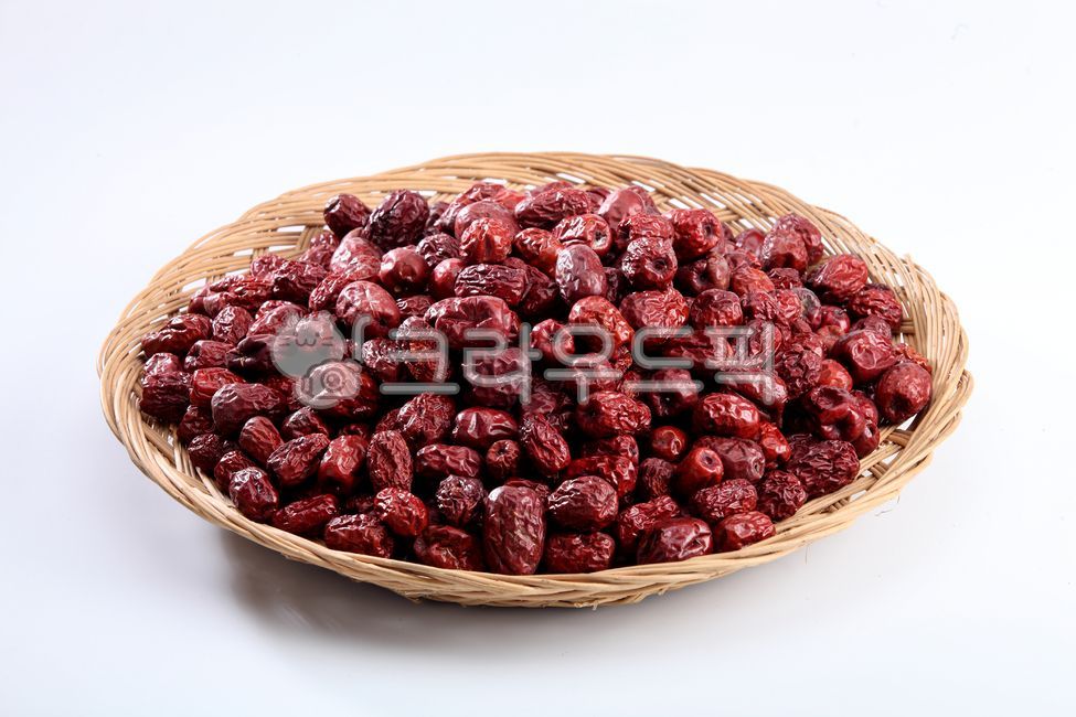 대추,빨간,가을대추,열매,보약,건조,한약,한의학,백그라운드,누끼,하얀,화이트,흰,배경,바구니,약재,한약재,한의원,한방,동양,동양의학