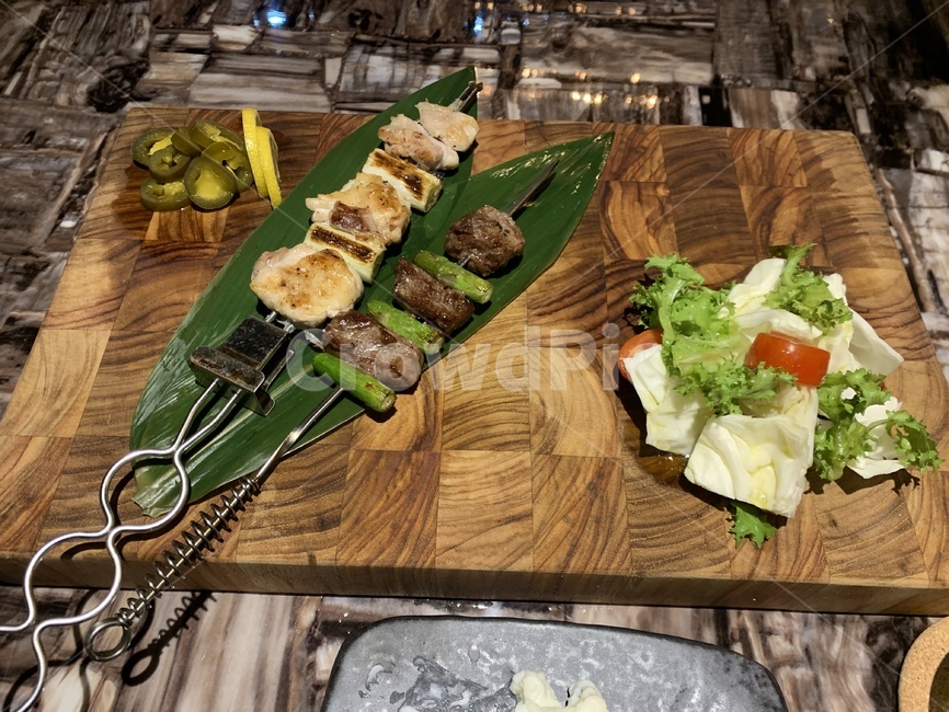 꼬치,닭꼬치,샐러드,salad,안주,술안주,음식,food,meal,식사,고기,채소
