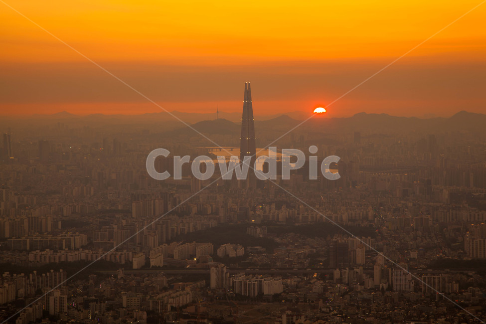 서울야경,잠실,해질녘,안개,노을,롯데월드타워,도시,풍경,city,landscape,한국도시풍경,한국도시경관,korea cityscape,랜드마크,landmark,tourist attraction,한국랜드마크,한국관광지,한국명소,korea landmark,korea tourist attraction,건축물,건물외관,exterior,building,structure,architecture,construction,nature,자연,outdoors,옥외