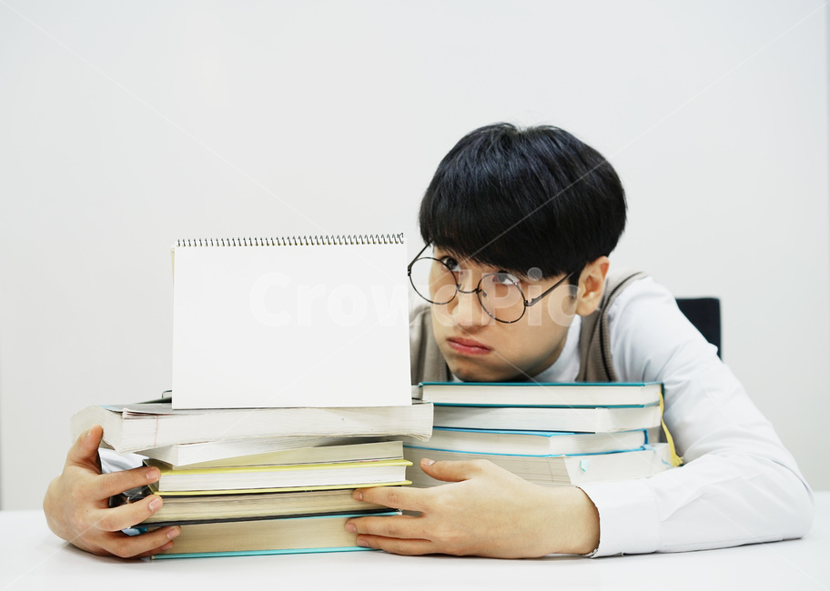 수능,교육,학생,교복,시험,강의,수업,고등학생,고3,남고생,남자고등학생,남고,수능시험,기말고사,중간고사,모의고사,exam,quiz,test,학업,공부,남자,남학생,사람,인물,인간,human,person,얼굴표정,facialexpression,face,남성,man,male,학교,education,learning,study,schoo,사람,인물,인간,human,person,얼굴표정,facial expression,face,남성,남자,man,male,감정표현,기분,feeling,emotion,교육,학교,공부,education,learning,study,school