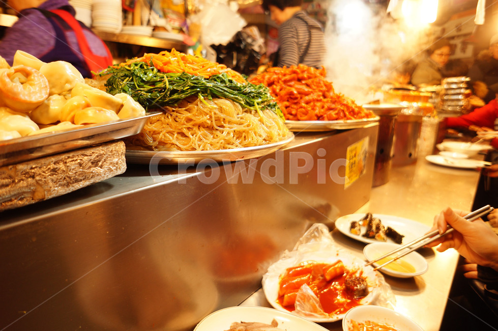 시장,떡볶이,잡채,재래시장,포장마차,흥겨운,분식,시끄러운,시장,마트,마켓,market,mart,market place,음식,식재료,요리,food,cook,meal,dishes,food reserves