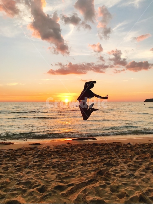 일몰,sunset,자유,freedom,jumping,사람,인물,인간,human,person,감정표현,기분,feeling,emotion