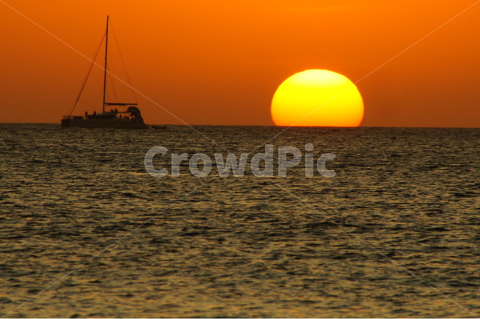일몰,일출,석양,sunset,sunrise,바다,수평선,보트,요트,배,yacht,boat,watercraft,선박