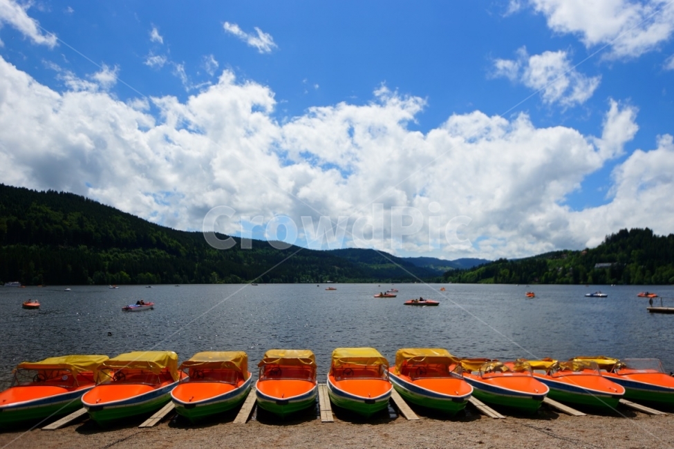 독일여행,독일호수,유럽휴양지,티티제호수,titisee,자연,풍경,nature,landscape,해외,외국,세계,foreign,oversea,world,세계자연풍경,해외자연풍경,외국자연풍경,world nature landscape,교통,교통수단,traffic,transportation,vehicle,차량,boat,보트,rowboat,노 젓는 배