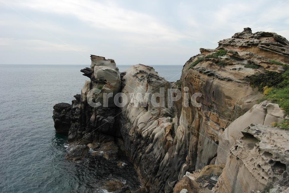 기암,암석,괴석,바위,바다,돌,자연,풍경,대만,자연,풍경,nature,landscape,해외,외국,세계,foreign,oversea,world,세계자연풍경,해외자연풍경,외국자연풍경,world nature landscape,cliff,낭떠러지,outdoors,옥외,promontory,곶