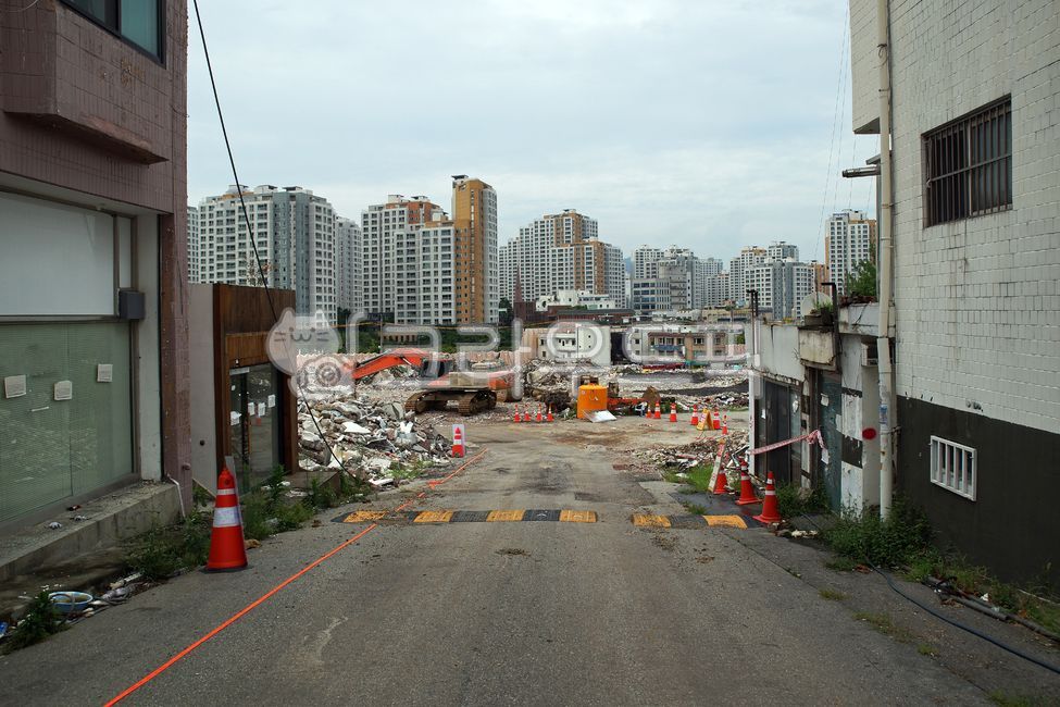 redevelopment,waste,Uiwang city,redevelopment district,reconstruction,Demolition,building