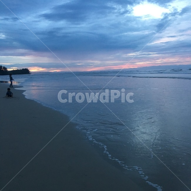 shoreline,해안선,water,물,person,사람,human,인간,ocean,대양,sea,바다,outdoors,옥외,nature,자연,beach,바닷가,coast,연안,land,땅,코타키나발루,kota,kotakinabalu