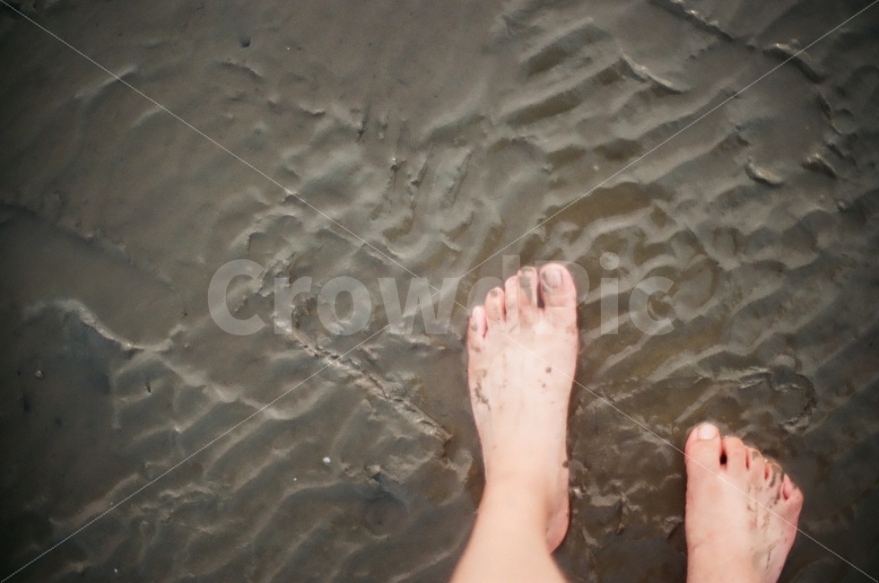 film,body,Emotional photo,film photography,analog,Beach,ocean,person,Emotion,foreshore,mud,foot,snap,film camera