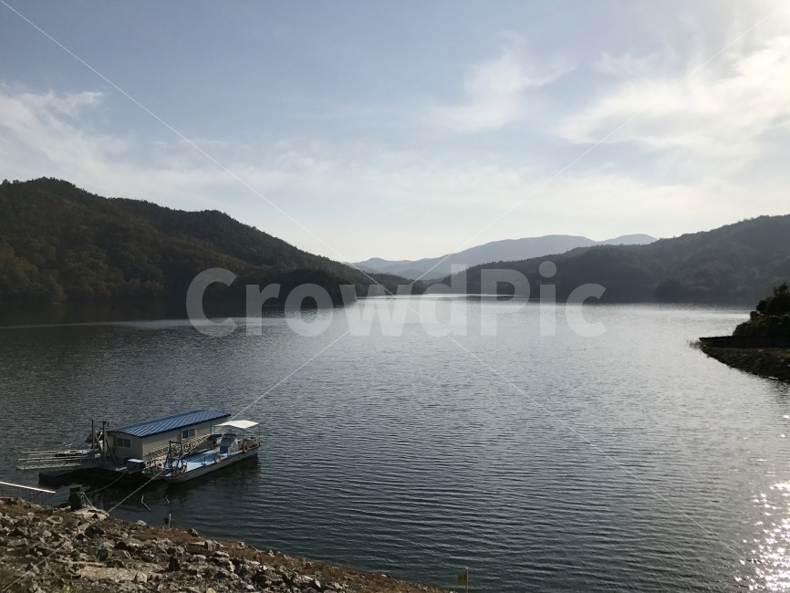 호수,자연,자연풍경,순천,구름,가을,호수풍경,자연,풍경,nature,landscape,한국자연풍경,한국자연경관,korea nature landscape,transportation,교통,vehicle,차량,boat,보트,water,물,outdoors,옥외