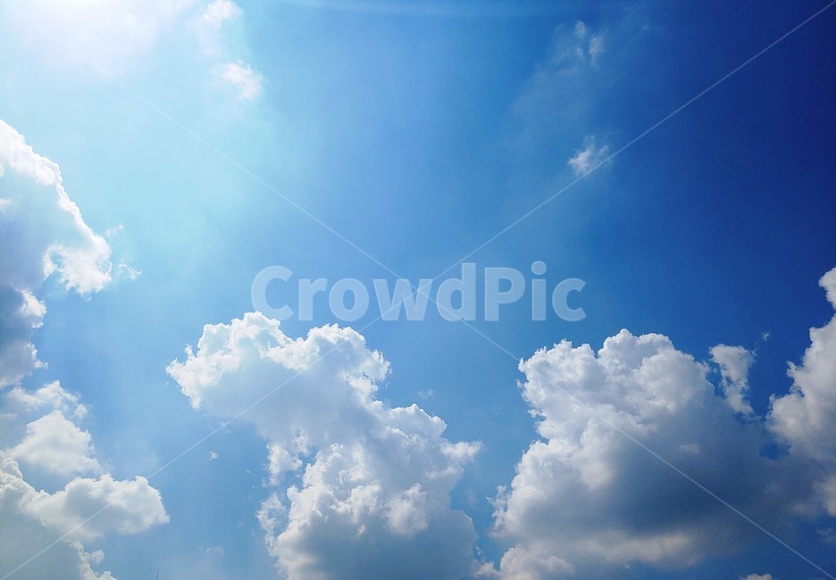 하늘,구름,맑은하늘,파란색,푸른,푸른하늘,파란하늘,뭉게구름,cloud,sky,blue,shine,빛나는,찬란한,눈부신,희망,비온뒤맑음,바탕화면,옥외,자연,azuresky,outdoors,자연,풍경,nature,landscape,azure sky,푸른 하늘