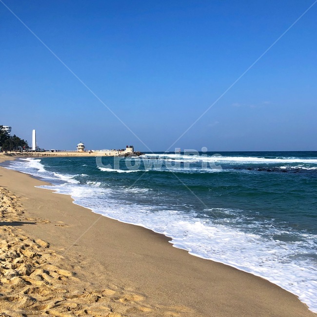 바닷가,바다,해안,해수욕장,해변,모래,모래사장,파란하늘,sea,ocean,shore,beach,sand,water,blue,bluesky,sky,wave,파도,하늘,배경화면,자연,nature,background,시원한,겨울바다,강릉바다,안목해변,해변,바다,beach,sea