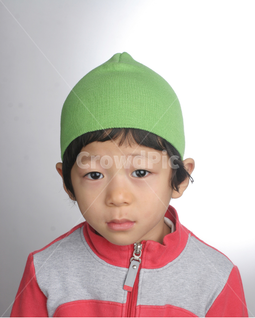 얼굴표정,남자아이,어린아이,미소,웃음,응시,관심,스마일,얼굴,사람,인물,인간,어린이,감정표현,수줍음,기분,kid,smile,human,boy,person,facial,expression,child,children,feeling,face,emotion,사람,인물,인간,human,person,어린이,어린아이,child,children,kid