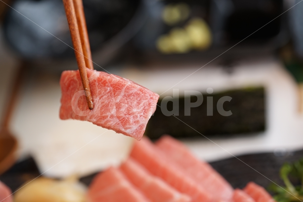 	참치,참치회,안주,음식,일식,먹방,횟감,소주안주,안주추천,안줏거리,먹거리,붉다,레드,빨강,싱싱,색감,음식,식재료,요리,food,cook,meal,dishes,food reserves,수산물,해산물,fishery products,seafood,일식,일본음식,일본요리,Japanese food,Japanese dishes,Japanese meal,Japanese cook