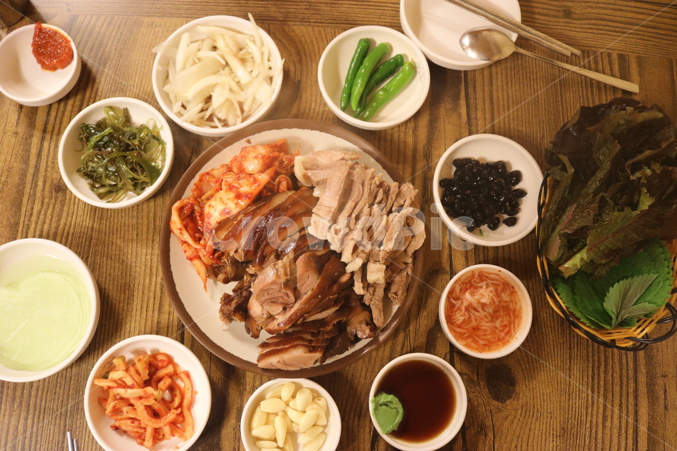 족발,보쌈,돼지고기요리,콜라겐,족발보쌈세트,음식,식재료,요리,food,cook,meal,dishes,food reserves,육류,고기,meat,한식,한국음식,한국요리,korean food,korean dishes,korean meal,korean cook