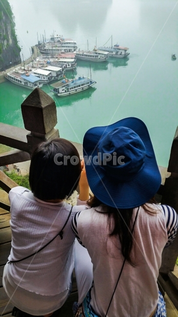 여행,travel,동남아,베트남,하롱베이,자유,동행,바다,배,친구,사람,행복,happy,섬,울타리,감성,감성사진,감성적인,관광지,유명관광지,동남아시아,건축,건축물,구름,자연,랜드마크,landmark,touristattraction,해외,외국,세계,foreign,oversea,world,세계랜드마크,해외랜드마크,외국랜드마크,worldlandmark,worldtouristattraction,해외,외국,세계,foreign,oversea,world,사람,인물,인간,human,person,여행,휴가,traveling,vacation,trip