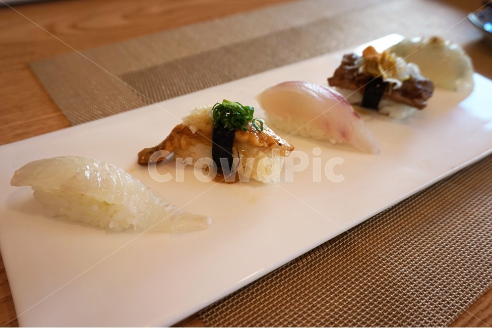 초밥,생선회,생선,바다,바닷가,먹다,스시,일식집,맛집,광어,밥,전복,맛있다,맛있는,일식,일본,일본의,일식의,food,cook,meal,dishes,수산물,해산물,fisheryproducts,seafood,일본요리,japanesefood,연어초밥,연어,음식,식재료,요리,일본음식,japanesedishes,장어,회,날것,생것,싱싱한,신선한,참치,와사비,새우,생새우,먹음직,먹방,오징어,오징어회,회초밥,점심,식사,점심식사,저녁식사,장어초밥,외식,회식,재료,새우초밥,하얀접시,음식,식재료,요리,food,cook,meal,dishes,food reserves,수산물,해산물,fishery products,seafood,일식,일본음식,일본요리,Japanese food,Japanese dishes,Japanese meal,Japanese cook
