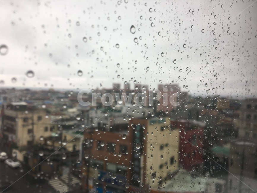 비온하늘,비오는날,배경,흐린날,유리창,빗방울