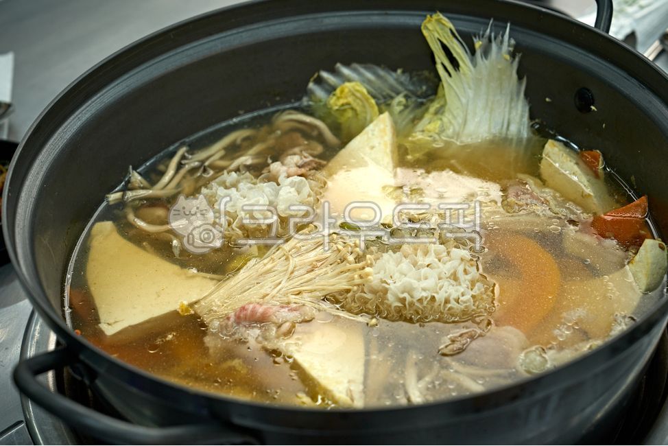 soup,Dumpling hot pot,stew,Mushroom Hotpot,Korean cuisine,koreanmeal,Korean,food photography,beef stew,food,koreancook,meal,koreandishes,Korean food,koreanfood