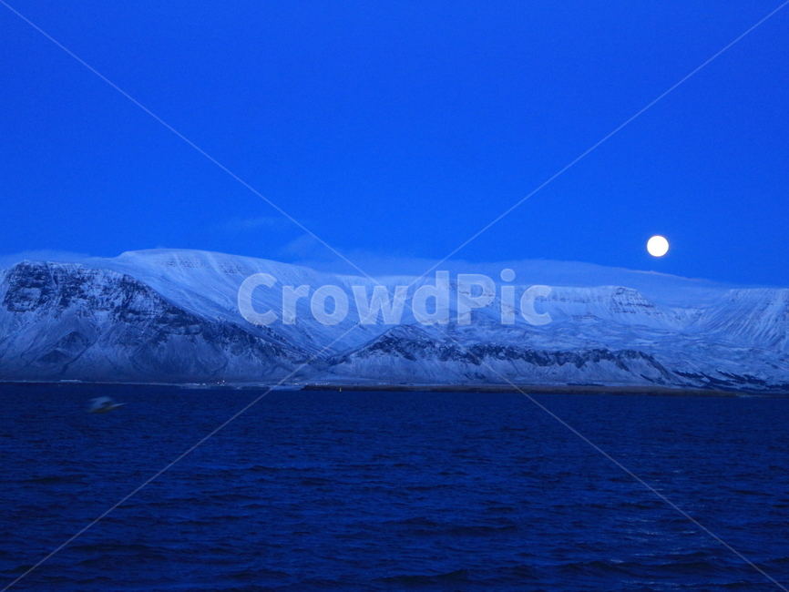 nature,자연,아이스랜드,아이스란드,달,moon,밤,풍경,산,겨울,계절,winter,season,야경,밤,풍경,nightscape,night,landscape