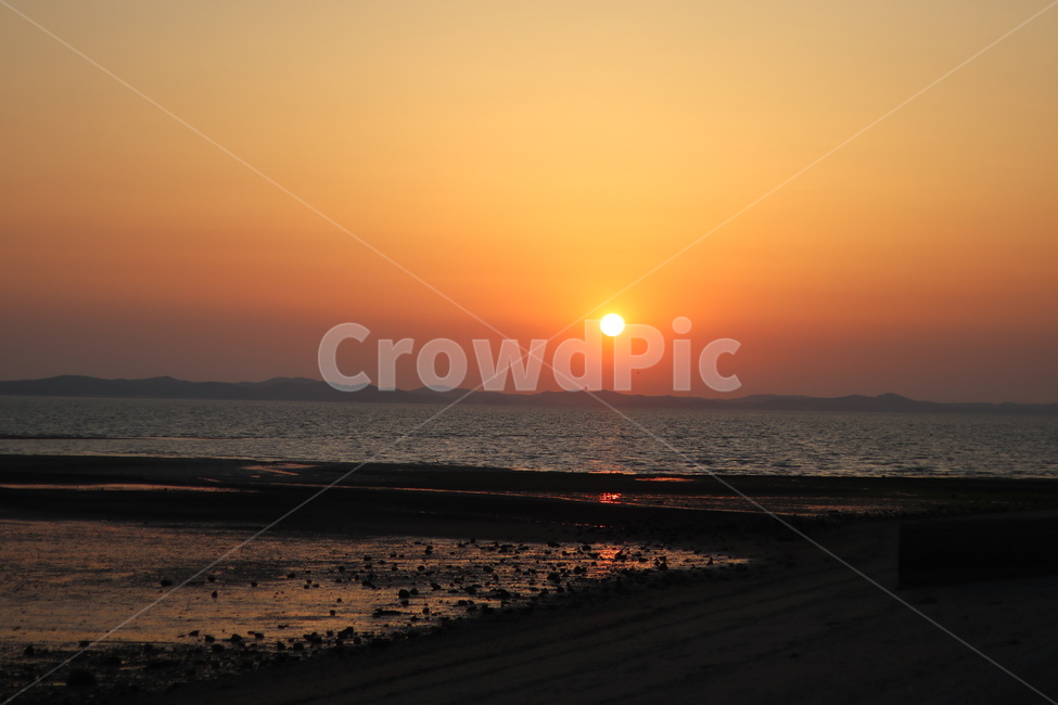 일몰,해,저녁,맑음,바다,자연,풍경,nature,landscape,해변,바다,beach,sea,outdoors,옥외,sunlight,햇빛,sky,하늘,dusk,황혼,red sky,붉은 하늘,dawn,새벽,sunset