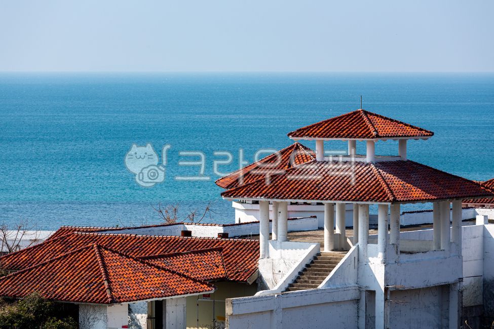 바다,바닷가,빨간지붕,sea,ocean,건물,해안가,숙박시설,제주도,tileroof,roof,nature