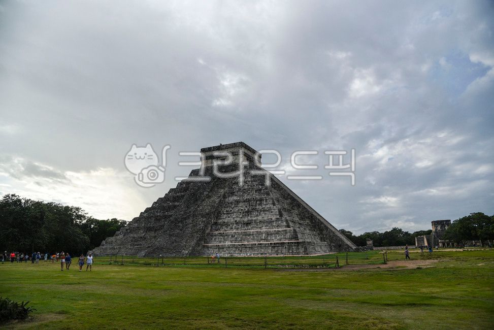 chichenitza,historic site,building,rock,Yucatan,Maya,sight,vine,nature,Chichen Itza,warrriors,snorkeling,maya,mexico,blue,ruins,plant,pyramid,Mexico,temple,yucatan,swim,landscape