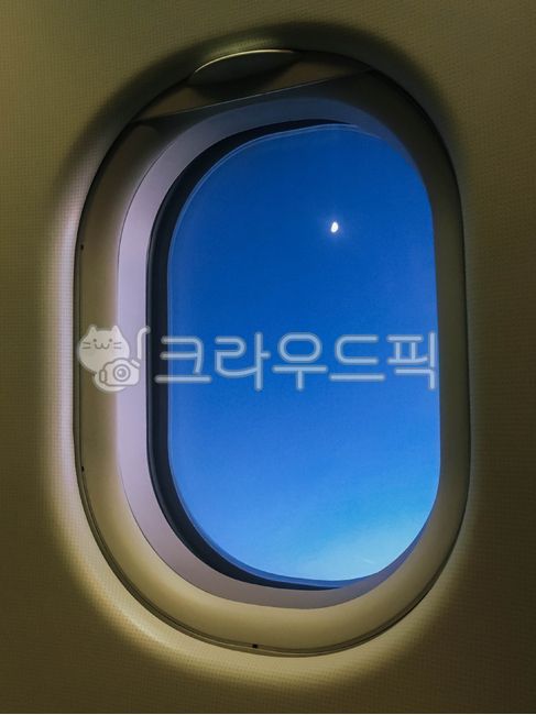 sky,on board,airplane,cabin window,window,travel,out the window