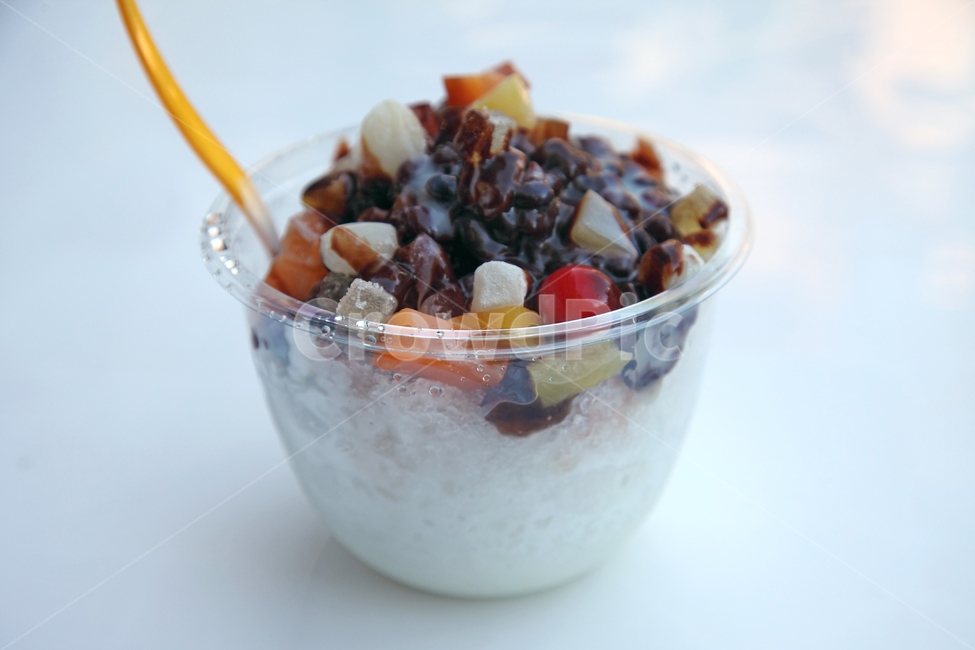 팥빙수,빙수,음식,여름,여름음식,팥,얼음,젤리,떡,시원한,숟가락,맜있는,디저트,카페,먹거리,그릇,용기,오브젝트,클로즈업,아이스,식품,투명,투명한,단음식,여름,계절,summer,season,음식,식재료,요리,food,cook,meal,dishes,food reserves,디저트,간식,후식,dessert,snack,creme,크림,ice cream,아이스크림,cream