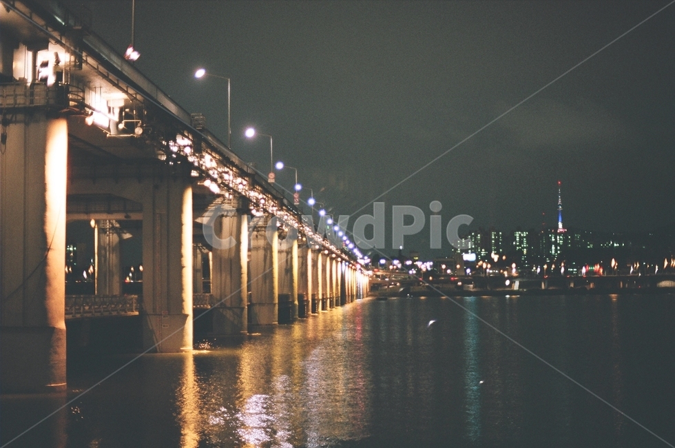 필름,한강,야경,반포대교,감성,야경,밤,풍경,nightscape,night,landscape,건축물,건물외관,exterior,building,structure,architecture,construction,water,물,waterfront,워터 프론트,건물