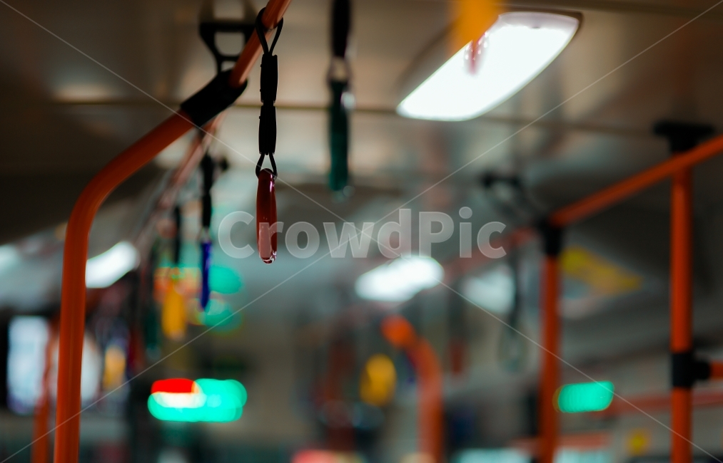 퇴근길,버스,버스안,감성,손잡이,일상,퇴근,감성,sensible,feeling,교통,교통수단,traffic,transportation