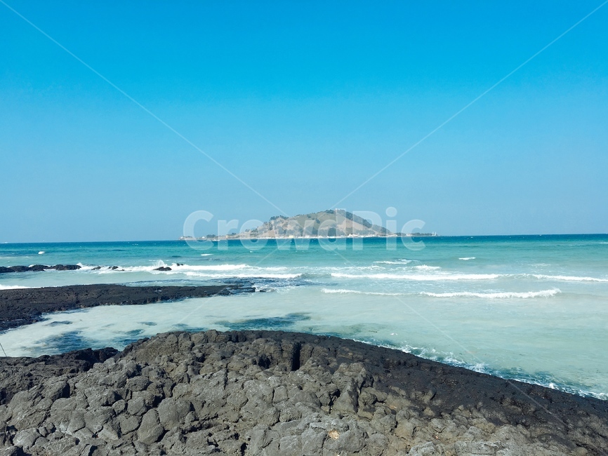 제주도,제주,가을,하늘,제주바다,가을바다,자연,풍경,nature,landscape,한국자연풍경,한국자연경관,korea nature landscape,제주도,jeju,jeju island,outdoors,옥외,land,땅,promontory,곶,sea,바다,ocean,대양,water,물,shoreline,해안선