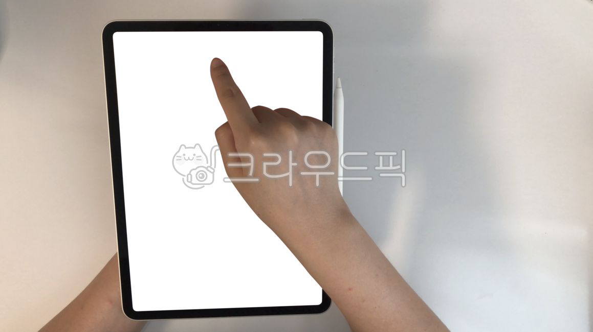 Nukki,screen,tablet,pad,computer,human,hand,synthesis,finger,tabletcomputer,College student,mobile,touch,monitor,tablet pc,mockup,person,tabletpc,smart device,ipad,tablet computer